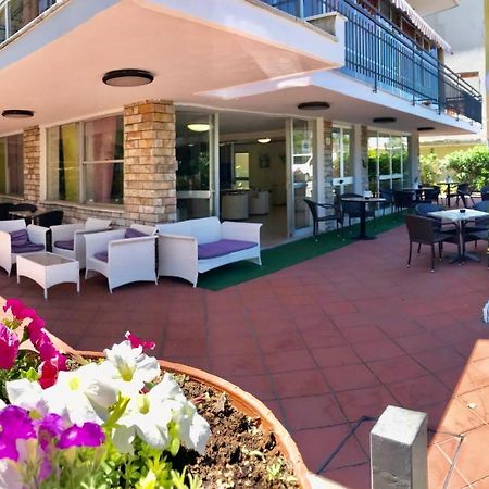Hotel Naica Rimini Bagian luar foto