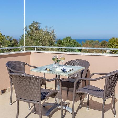 Hotel Naica Rimini Bagian luar foto