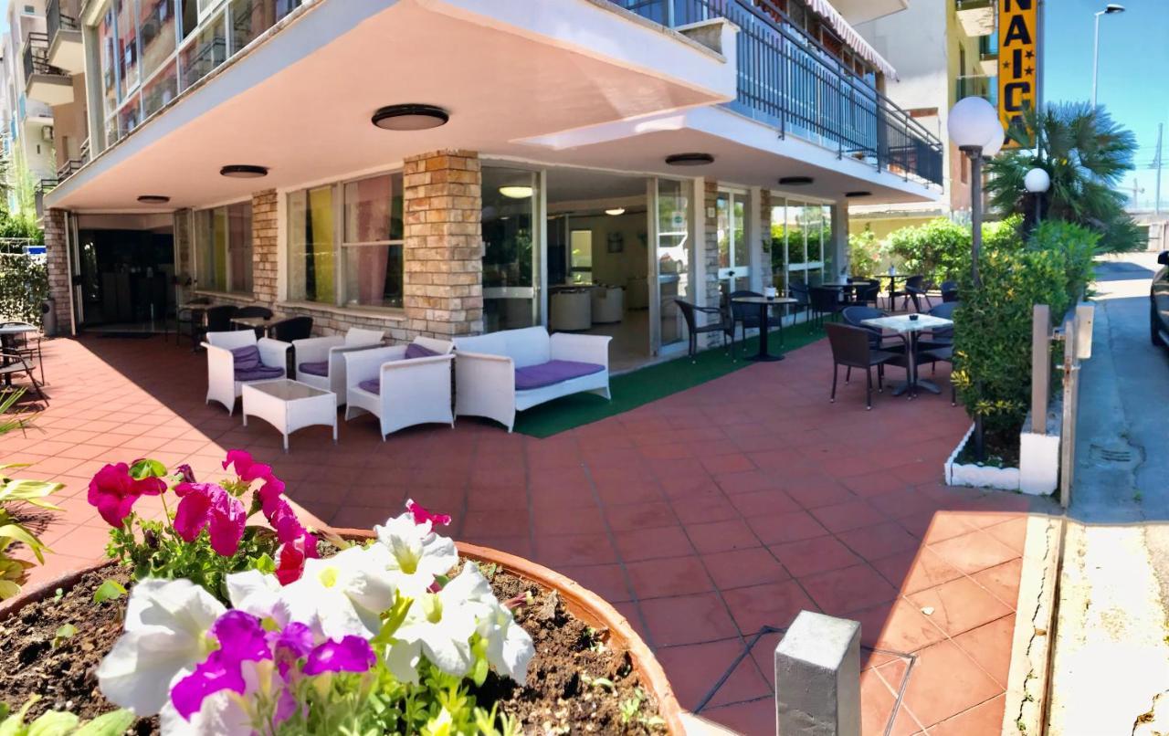 Hotel Naica Rimini Bagian luar foto