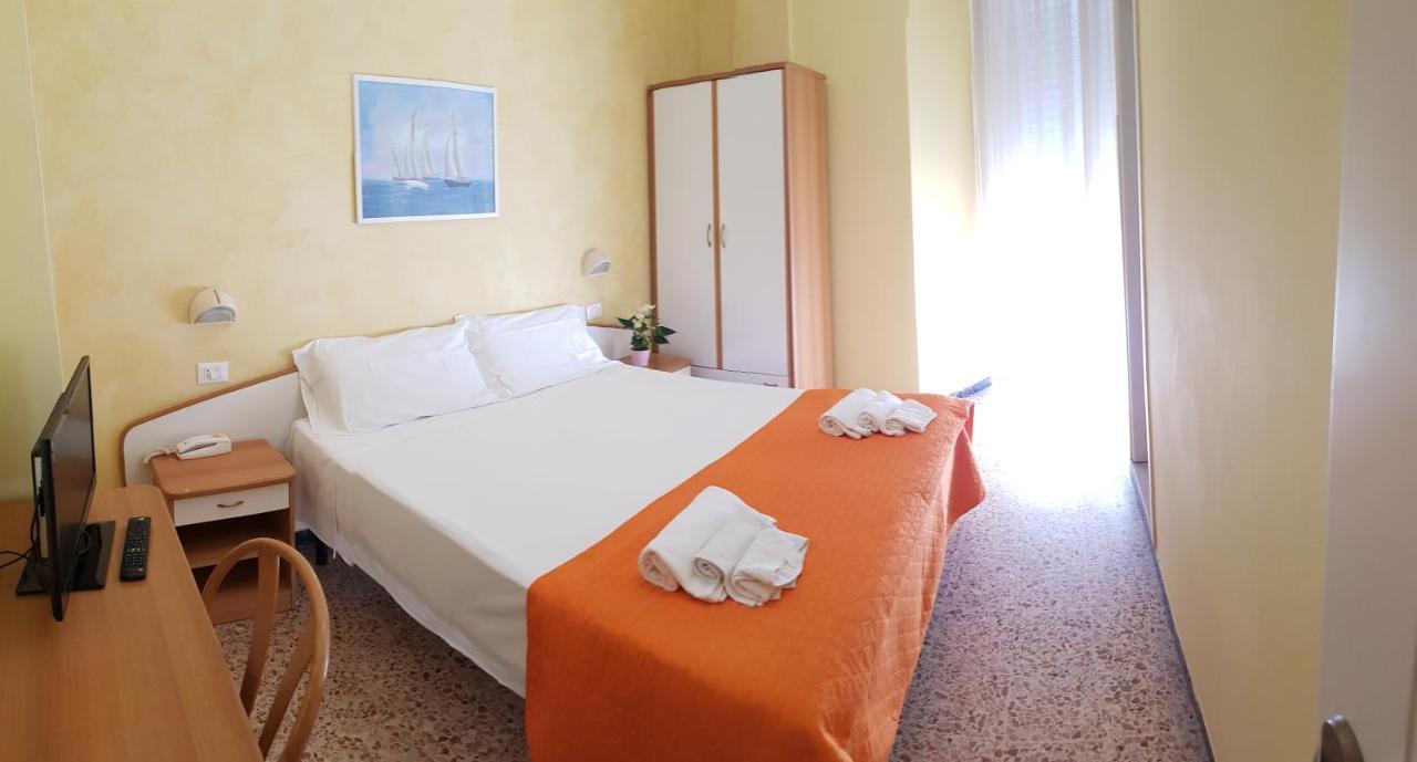 Hotel Naica Rimini Bagian luar foto