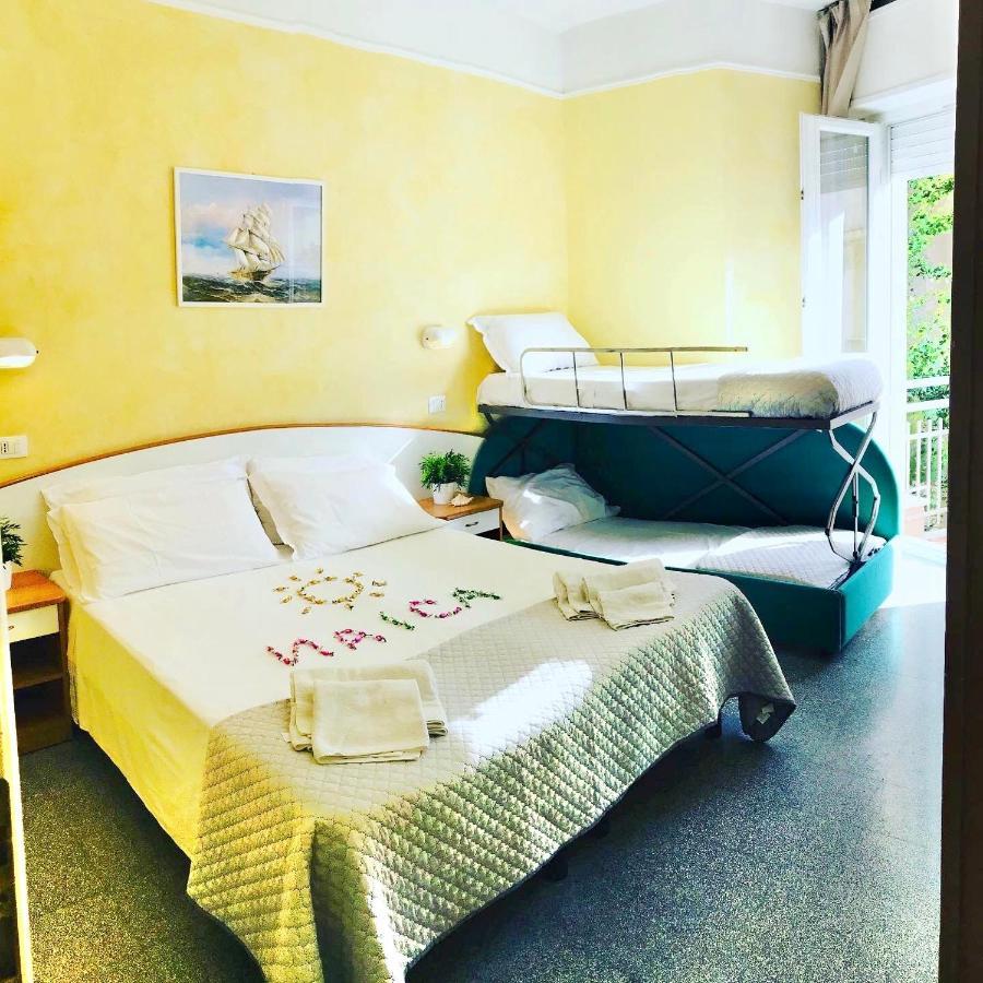 Hotel Naica Rimini Bagian luar foto