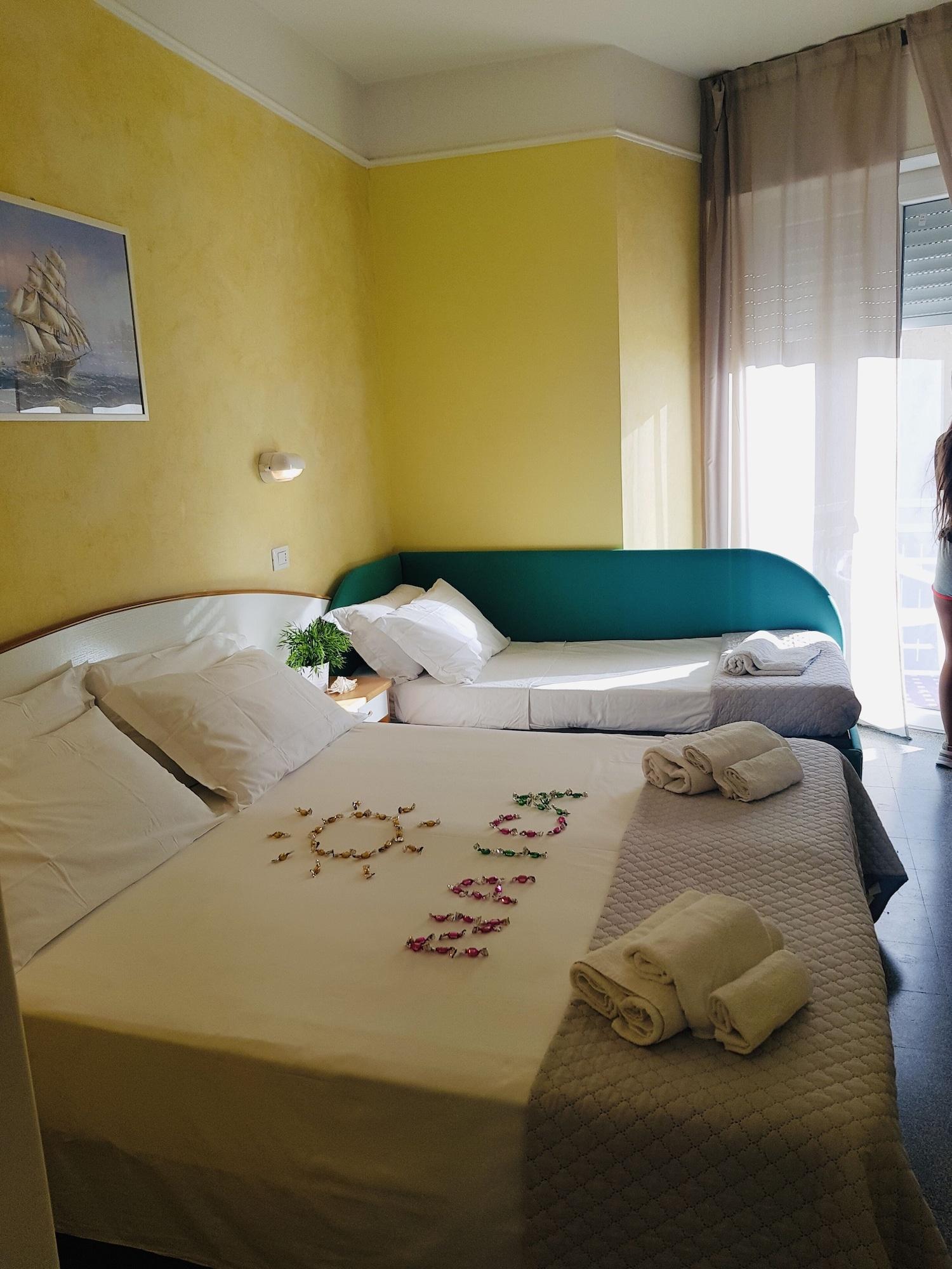 Hotel Naica Rimini Bagian luar foto