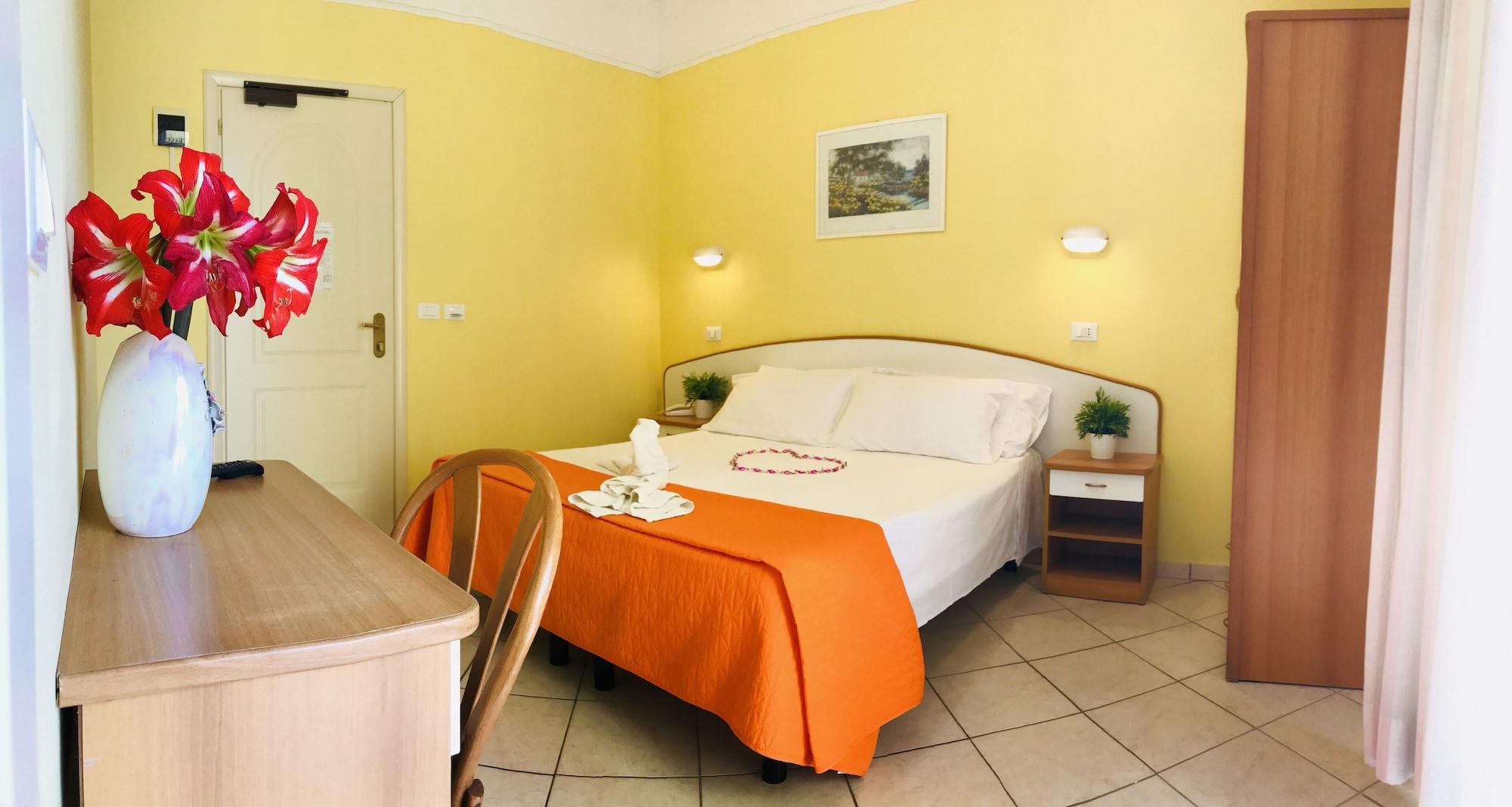 Hotel Naica Rimini Bagian luar foto