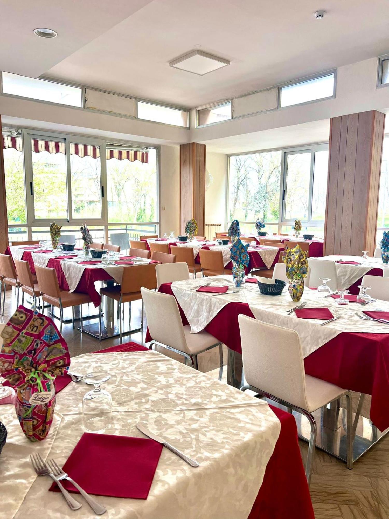 Hotel Naica Rimini Bagian luar foto
