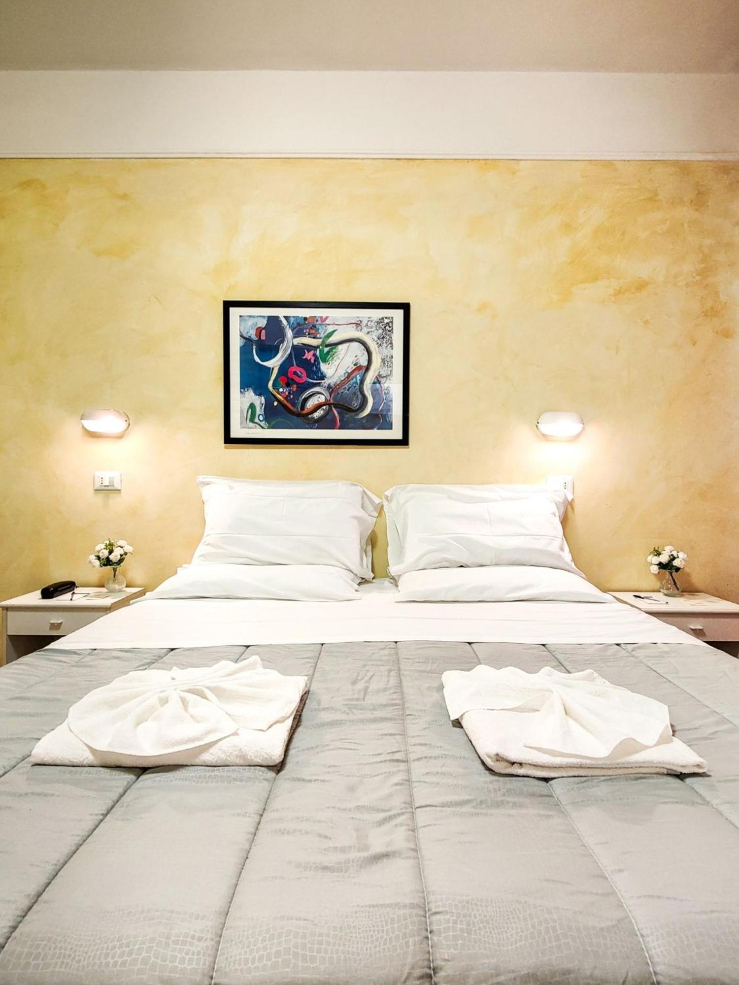 Hotel Naica Rimini Bagian luar foto