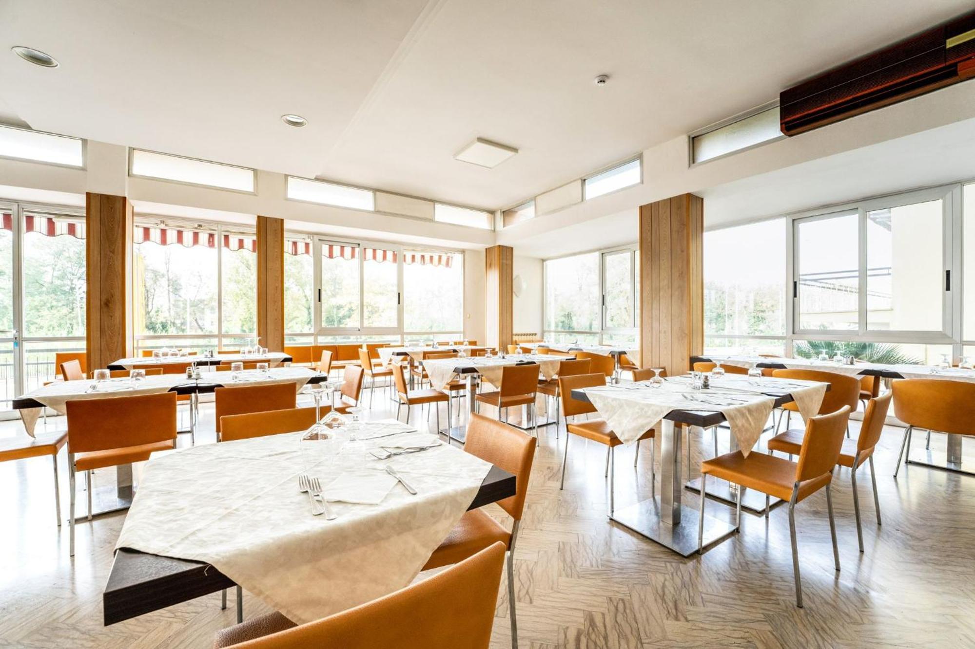 Hotel Naica Rimini Bagian luar foto