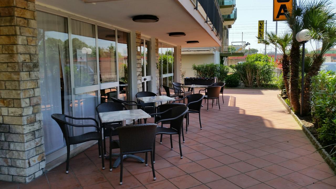 Hotel Naica Rimini Bagian luar foto