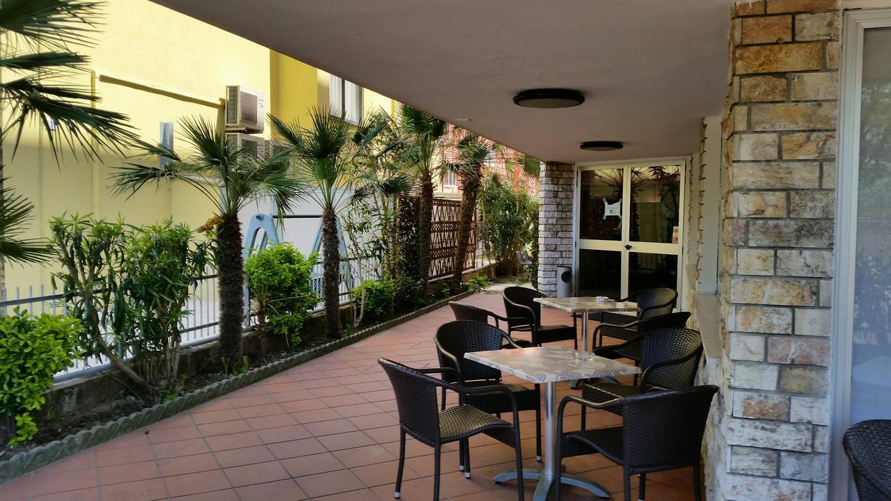 Hotel Naica Rimini Bagian luar foto