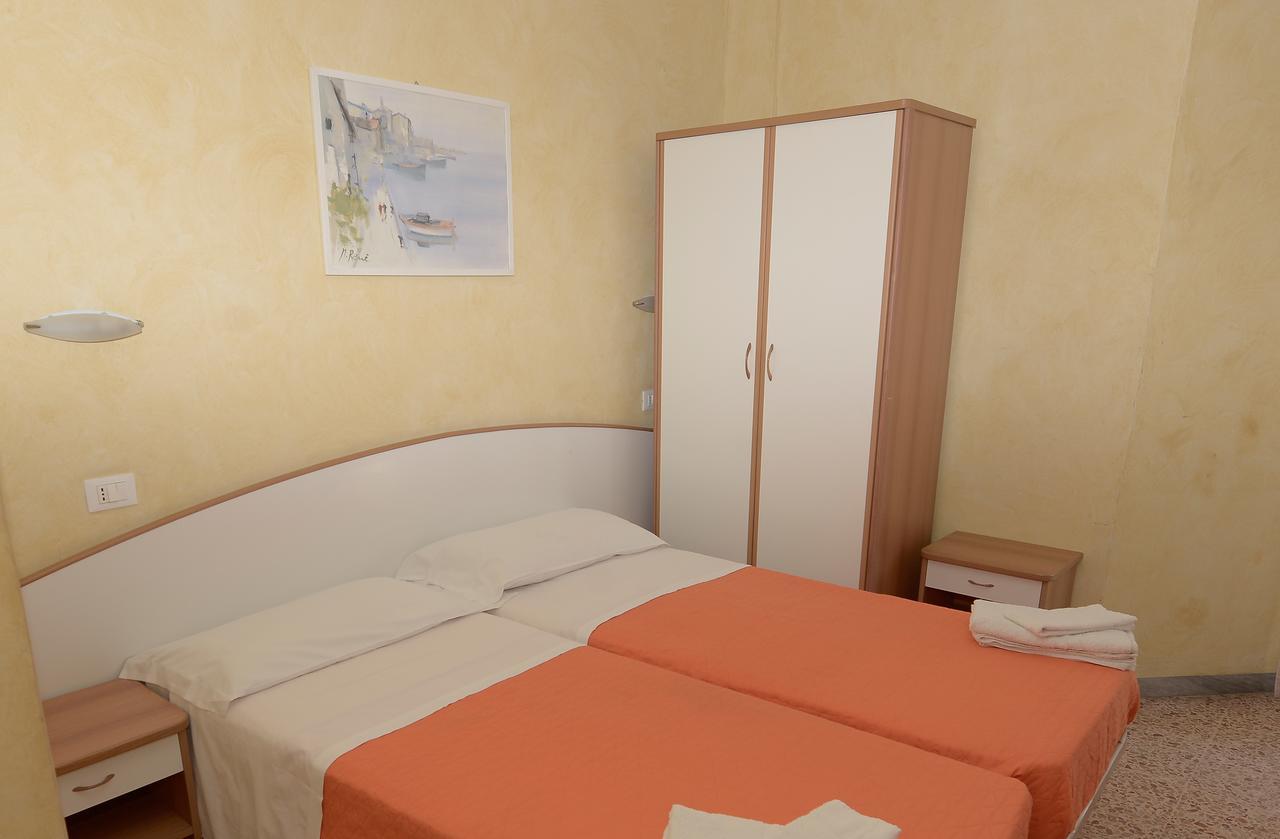 Hotel Naica Rimini Bagian luar foto